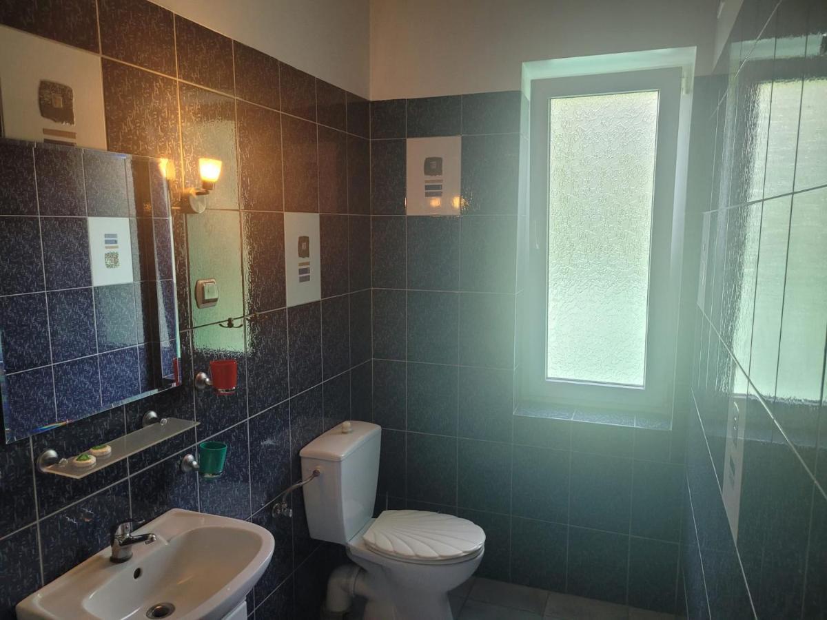 Albert Turystyczne Uslugi Hotelarskie Varsó Kültér fotó